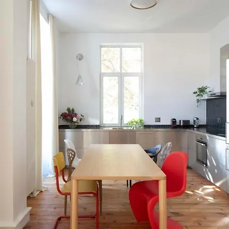 דירה Luxury, Designer 2-bed In Sofia's Historic Heart סופיה